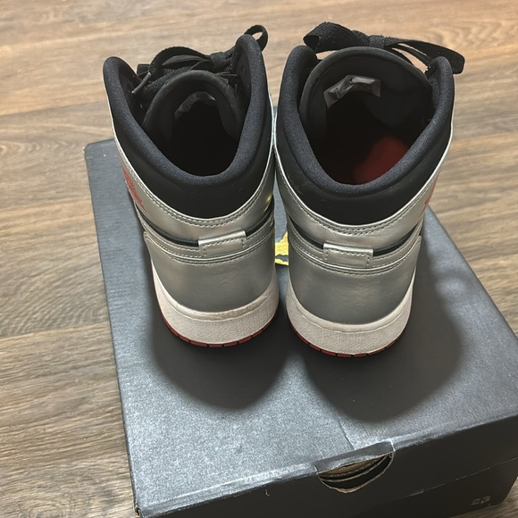 SOLD!! SIZE 7 Youth AIR JORDAN MID (GS) - Picture 4 of 7